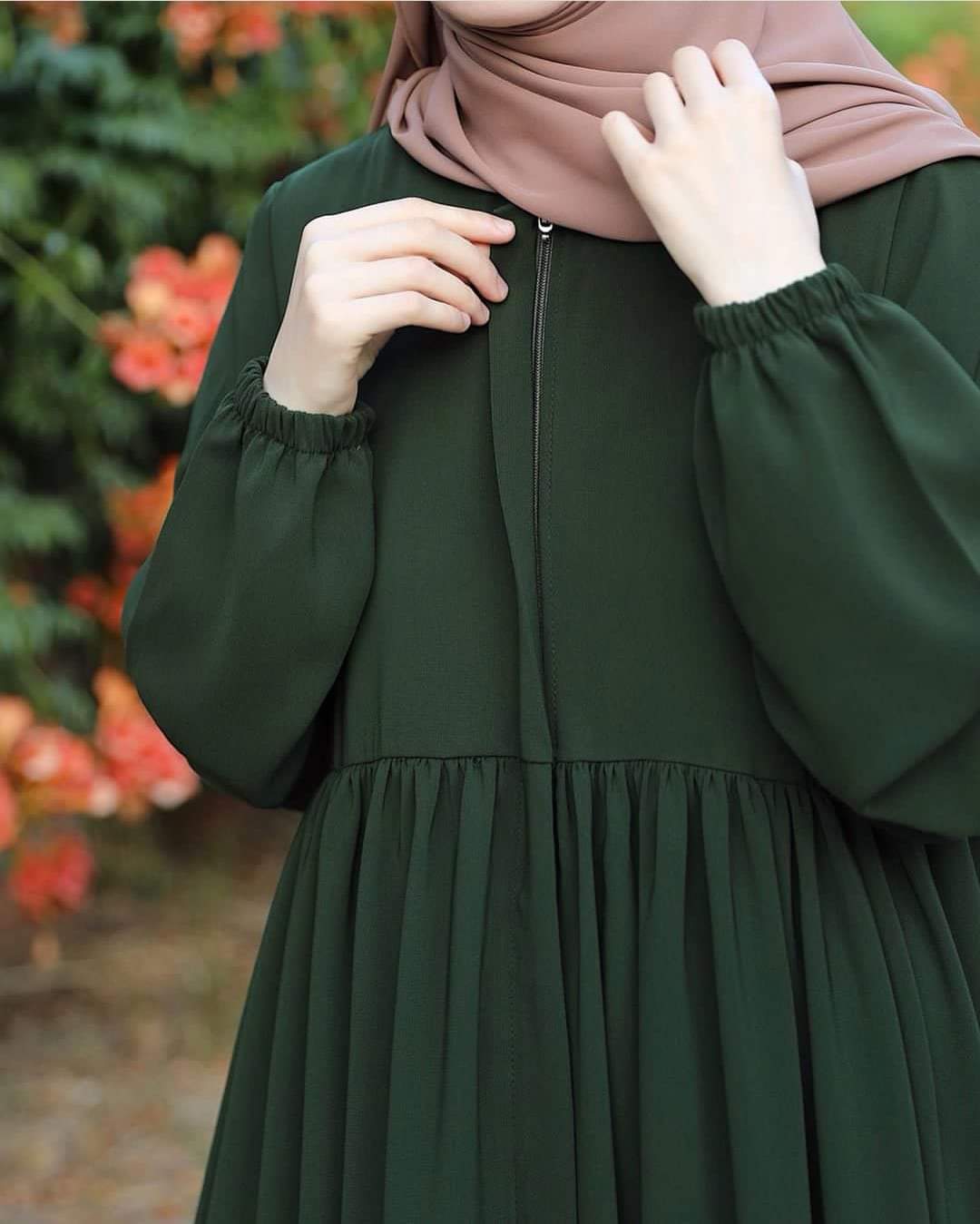 Green kuchi Abaya With Stoller